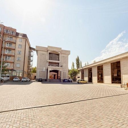 Hotel Classic Ош Экстерьер фото