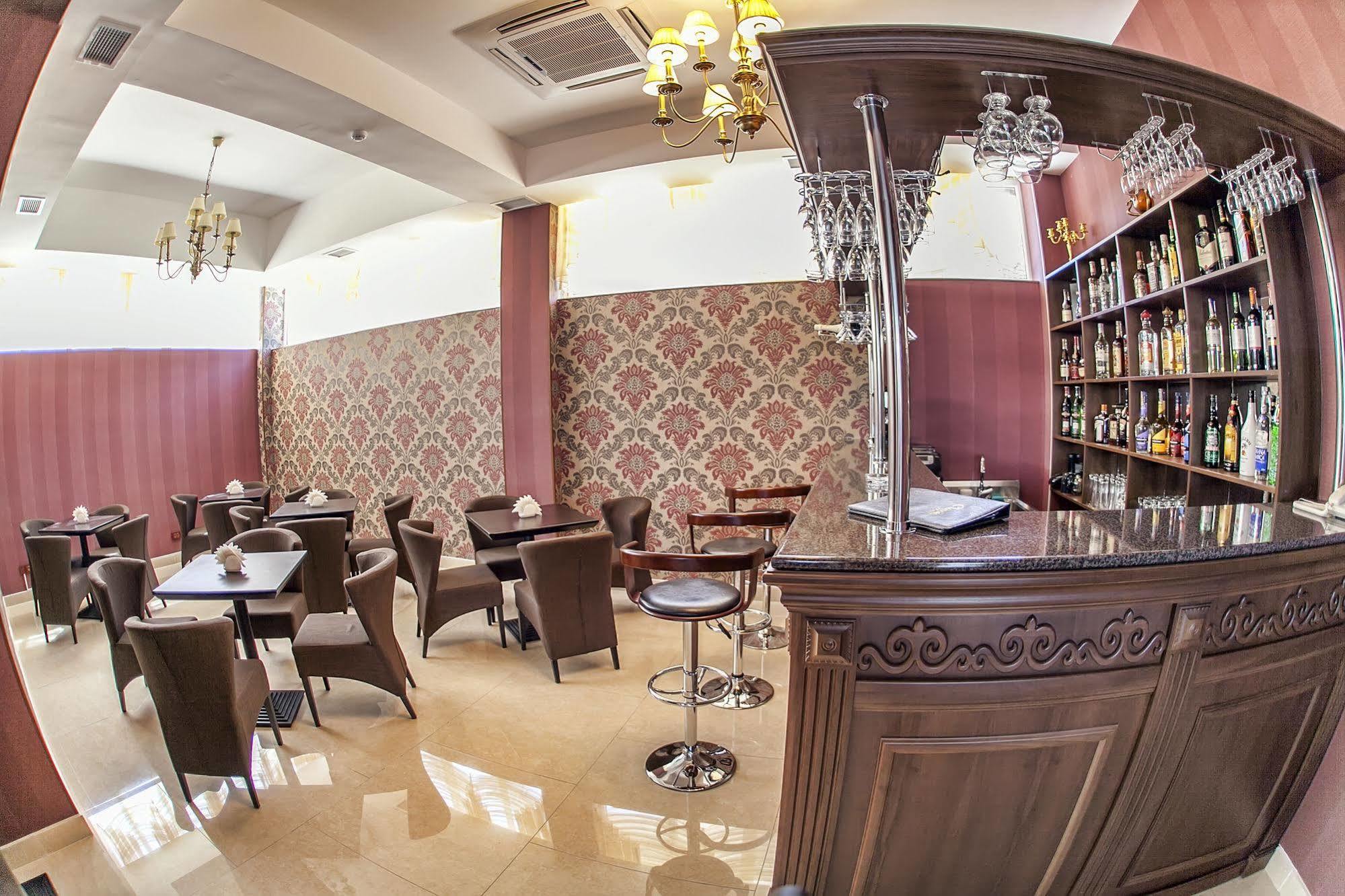 Hotel Classic Ош Экстерьер фото